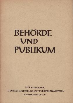 Behörde und Publikum.