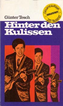 Hinter den Kulissen.