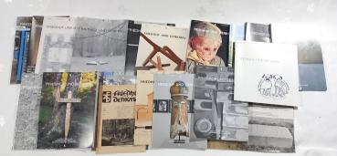 Konvolut: Friedhof und Denkmal : Zeitschrift für Sepulkralkultur. Ca. 46 Hefte.