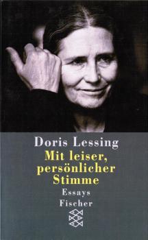 Mit leiser, persönlicher Stimme : Essays.