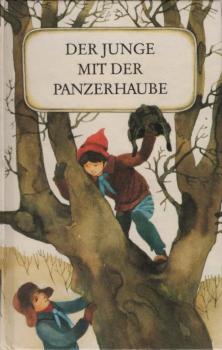 Der Junge mit der Panzerhaube.