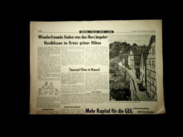 Wanderfreunde finden was das Herz begehrt Nordhessen im kranz grüner Höhen / Zeitungsblatt aus : Niederhessische Zeitung (NHZ) Kreis Werra - Fulda - Eder - Lahn, Juli 1964.